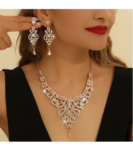 SET692 - Elegant Hollow Carved Fashion Jewellery Set